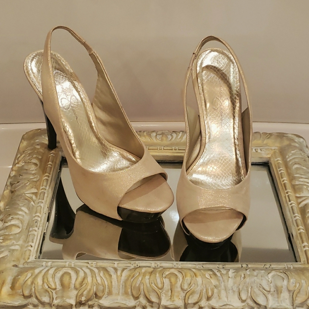 Jessica Simpson champagne peep toe heels